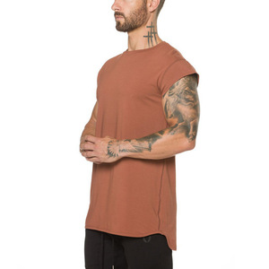 T-shirt da palestra da uomo a mezza manica, modello Muscle Wear, con orlo curvo e taglio più lungo, in jersey a tinta unita. - Product Image 6