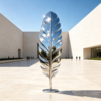 Sculpture de plume en acier inoxydable poli miroir sur mesure, statue de plume en métal pour la décoration paysagère extérieure de jardin