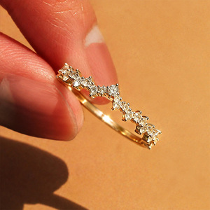 Anillo Apilable Delicado y Delgado con Micro Pavé de Circonitas Onduladas para Mujer, Joyería de Moda Brillante - Product Image 6