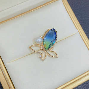 Broche Papillon Automne Hiver en Alliage Entièrement Sertie de Diamants, Luxe Féminin pour Mariage, Fête, Fiançailles, Corsage Plaqué Or - Product Image 4