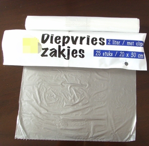 Sac en plastique transparent HDPE 20x30cm sur rouleau avec clip et lien, recyclable pour les supermarchés et les expositions - Product Image 3