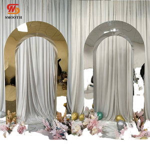 ซุ้มประตูเหลี่ยมสีทอง LEDA Luxury Events Decor พร้อมกระจกเงาและขาตั้งฉากหลังโลหะสแตนเลสสำหรับงานแต่งงาน - Product Image 4
