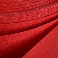 Feutre en mélange de laine rouge, poids moyen ; absorbant l'huile, amortissant et isolant thermiquement.
