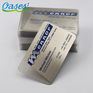 Biglietto <span class=keywords><strong>da</strong></span> <span class=keywords><strong>visita</strong></span> in metallo bianco con carta di garanzia spazzolata e argento di lusso personalizzato con carta di credito - Product Image 2