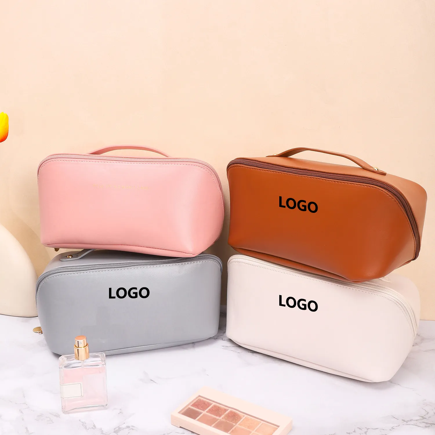 Wholesale Waterproof Toiletry Travel Custom Logo Large Capacity Pu Pillow Leather Cosmetic Makeup Bag With Zipper