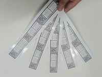 Étiquettes autocollantes personnalisées anti-démontage et anti-contrefaçon pour boîtes en carton logistique avec impression UV sur papier fragile