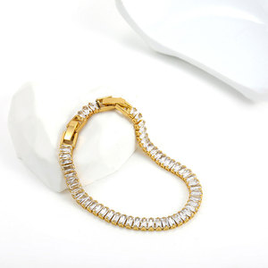 Modernas Pulseras y Brazaletes de Tenis de Acero Inoxidable 316L con Baño de Oro de 14k y 18k y Circonitas para Mujer, que no se deslustran - Product Image 3