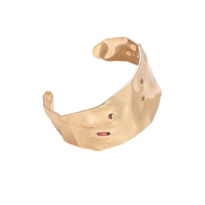 Bracelet ouvert tendance euro-américain à large face, en acier inoxydable, élégant, effet métallique, bijoux pour femmes - Product Image 5