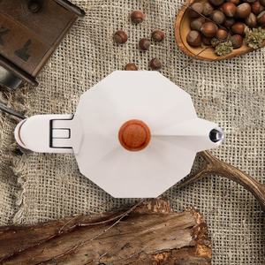 หม้อต้มกาแฟมอคค่าพ็อตแบบอิตาเลียน ทำจากอะลูมิเนียม วาล์วเดี่ยว พร้อมด้ามจับไม้ ความจุ 3-6 ถ้วย - Product Image 4