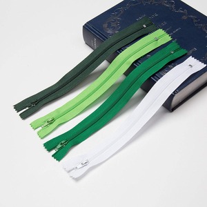 Accessoires de couture personnalisés en usine # <span class=keywords><strong>Fermeture</strong></span> éclair en nylon 3 couleurs à vendre - Product Image 4