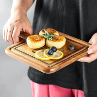 Meilleures ventes : Plateau de service carré en bois d'acacia avec poignée et rainure pour les jus, idéal pour les tables de restaurant