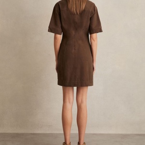 กระโปรงเดรสยีนส์สั้นแต่งโลโก้แบบพิเศษ สไตล์ Y2K สำหรับฤดูร้อน แฟชั่นสตรีทแวร์ ดีไซน์เก๋ แขนสั้น ผูกเชือก - Product Image 4