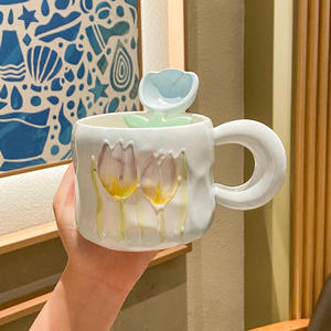 Mug à café en céramique luxueux et isolé, logo personnalisé, design de tulipe de dessin animé, écologique, passe au lave-vaisselle, cadeaux d'affaires, bureau - Product Image 3