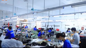 Giacca Varsity di Alta Qualità per Uomo, Giacca Baseball Letterman Personalizzata con Ricami Multipli, Vendita all'Ingrosso Madison Cross <span class=keywords><strong>Country</strong></span> - Product Image 4