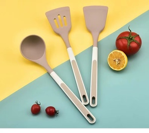 Juego de Utensilios de Cocina Desechables de Silicona al por Mayor, 3 Piezas con Mango de PP, Diseño Moderno para Uso Doméstico y en Restaurantes - Product Image 6