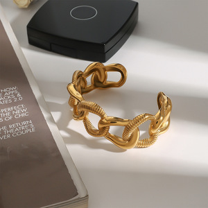 Pulsera de Cadena con Eslabones Retorcidos, Chapada en Oro de 18K, Acero Inoxidable, Diseño de Eslabones Irregulares, Joyería Unisex - Product Image 2