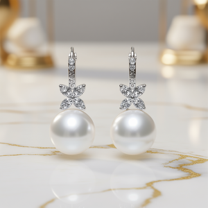 Pendientes de perlas Akoya de plata 925 chapados en oro blanco Lily & Rose con acento de diamantes en forma de flor para joyería de boda para mujer - Product Image 2