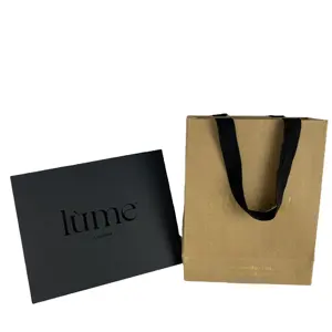 Pequeña bolsa de papel de compras promocional, personalizada, impresa, de lujo, reciclada, con embalaje de bolsa de regalo para el cabello con logotipo