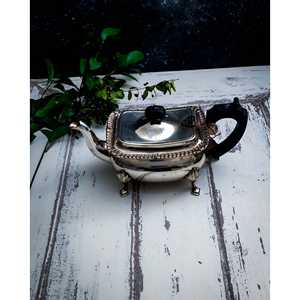 Teiera Elegante con Manico in Bakelite di Gabriella P. Sheffield - Product Image 5