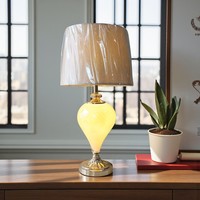 Lampe de bureau LED moderne en verre de designer tendance, lumière blanc chaud, couleur personnalisable, abat-jour conique en tissu, CRI élevé 70, pour intérieur