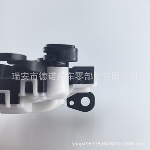 มอเตอร์ล็อคฝาถังน้ำมัน DHB456890A DN184 สำหรับรถยนต์มาสด้า CX-4 พร้อมระบบกันขโมย  อะไหล่พลาสติก - Product Image 4