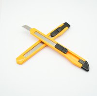 Couteau utilitaire à poignée en plastique coupe-boîte rétractable en acier à haute teneur en carbone de 9mm