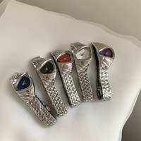 Reloj de Cuarzo OEM Y2K con Caja Triangular, Brazalete de Aleación con Patrón de Diamantes, Esfera Rosa con Efecto Rayos de Sol, para Mujer, con Logotipo Personalizado, MOQ 100