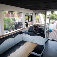 Luxueux grand panneau solaire en aluminium péniche bateau flottant à eau préfabriquée avec des caractéristiques de luxe