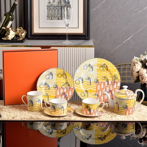 Service à thé et café en céramique de luxe léger pour la maison, motif cheval, avec tasses et soucoupes, pour le salon, collection carrousel - Product Image 3