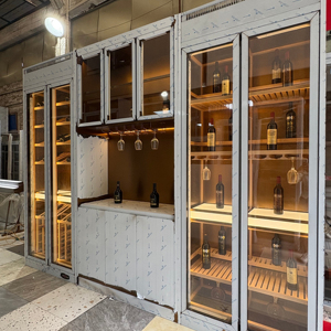 Tùy Chỉnh Hiện Đại Mỹ Thép Không Gỉ Giá Rượu Mát Cho Rượu Vang Đỏ & Whiskey Gỗ Rắn Phòng Khách Lưu Trữ Rượu Vang - Product Image 1