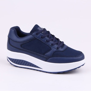 <span class=keywords><strong>Scarpe</strong></span> da <span class=keywords><strong>donna</strong></span> con plateau in maglia leggera traspirante Casual da corsa <span class=keywords><strong>scarpe</strong></span> Casual da <span class=keywords><strong>donna</strong></span> <span class=keywords><strong>scarpe</strong></span> da passeggio stile <span class=keywords><strong>donna</strong></span> - Product Image 3