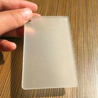 Vente en gros d'usine : Plaques acryliques transparentes et givrées noires de 1 mm, 2 mm, 3 mm, 6 mm, 1220x2440 mm pour l'intérieur
