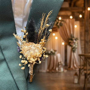 Boutonnière de mariage bohème en fleurs séchées couleur rouille pour marié et garçons d'honneur - Product Image 2