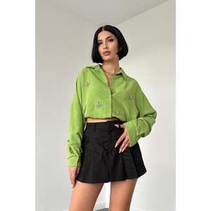 Blusas y Camisas Bordadas a Mano de Corte Clásico para Mujer, Color Verde, Venta al por Mayor - Product Image 3