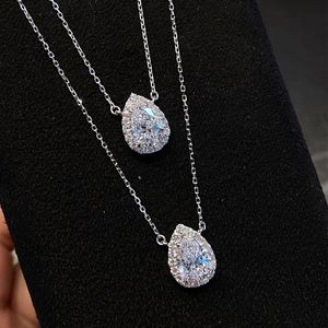 Pendentif Xinfly personnalisé PT950 Eternity Halo Solitaire avec diamant de laboratoire taille poire goutte d'eau central 0,70 ct, collier pendentif - Product Image 1