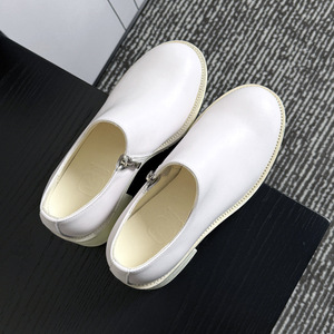 รองเท้าหนังพื้นหนา หนังคุณภาพสูง สีขาวบริสุทธิ์ ผิวเรียบ ซิปด้านข้าง สไตล์ลำลองแต่เป็นทางการสำหรับผู้ชาย - Product Image 5