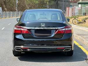 <span class=keywords><strong>Honda</strong></span> <span class=keywords><strong>Accord</strong></span> GAC 2025, Económico en Gasolina, <span class=keywords><strong>0km</strong></span>, con Asientos de Cuero y Neumáticos R17 en Venta - Product Image 3