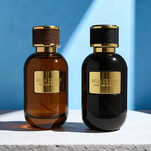 Flacone Spray per Profumo Personalizzato da 100ml in Ambra/Nero con Tappo Effetto Pelle Testurizzato, Logo Personalizzato OEM Disponibile - Product Image 2