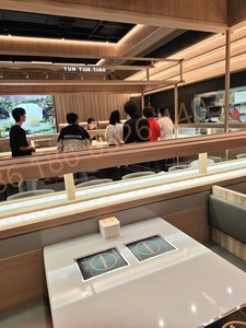 Petit équipement de marmite rotative personnalisé convoyeur à courroie rotatif et robot de livraison de nourriture - Product Image 6