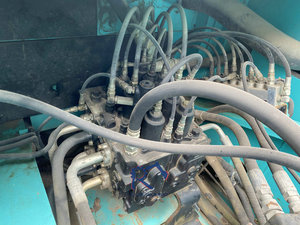 Excavatrice sur chenilles d'occasion KOBELCO Sk200, 26 tonnes, hydraulique, excellent état, moteur et roulement inclus, à vendre - Product Image 5