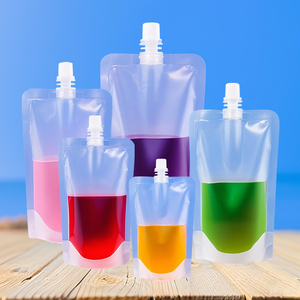 Farklı boyutlarda içecek dolum ambalaj plastik tek kullanımlık suyu emzik ile sıvı torbası içme suyu torbalar - Product Image 1