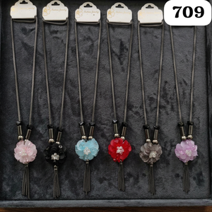 Collection de colliers longs PingBling colorés en bronze avec pendentif floral en cristal brillant et pompon multi-chaînes pour femme - Product Image 3