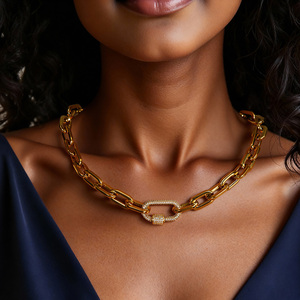 YF5245 Collana con Catena Chunky in Acciaio Inossidabile Placcato Oro 18K ad Alta Lucentezza con Chiusura a Moschettone in Zirconi per Donne - Product Image 1