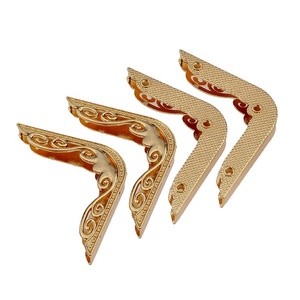 Wholesale <strong>Luggage</strong> Parts Handbag Alloy DIY Accessories Bag <strong>Corner</strong> Protector Vintage Alloy Decoration Edge Buckle <strong>Corner</strong> Protector - Product Image 2