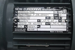 Moteur DFT71D8/2BM d'origine 4,8 Nm 230 VCA + contrôleur IP65 CNC/Robotique en stock - Product Image 4