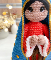 Poupée chrétienne amigurumi faite à la main avec un châle bleu et un halo, poupées religieuses créatives au crochet, décoration de Noël