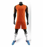 T-shirts de club de football personnalisés avec logo, taille et numéro, uniformes de football légers et élégants en orange pour l'entraînement