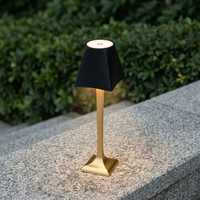 Ensemble de 8 lampes de table sans fil à LED rechargeables de qualité commerciale pour restaurants et hôtels avec station de charge multiple