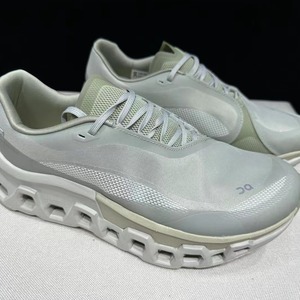Cloudmonster 2 <span class=keywords><strong>X</strong></span> PAF Co-Branded <span class=keywords><strong>Scarpe</strong></span> da Corsa Estive Outdoor Ammortizzate con Aumento di Altezza e Motivo Cartoon, Modello Basso da <span class=keywords><strong>Uomo</strong></span> - Product Image 2