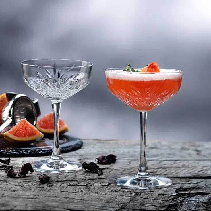 Hot bán phổ biến độc đáo cổ điển Cocktail Martini Kính dập nổi hiện đại Coupe Glass Fancy Cocktail kính cho bar Đảng